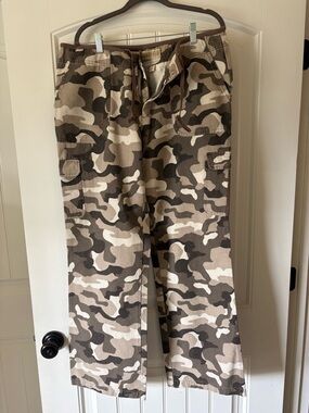 Cabela's Tall Women’s Brown and Tan Camouflage Cargo Pants